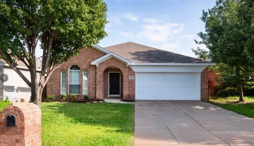 3605 Lasso Rd, Roanoke, TX, 76262-5892 | Card Image