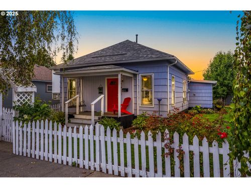 1071 Sw Church St, Dallas, OR, 97338-2258 | Card Image