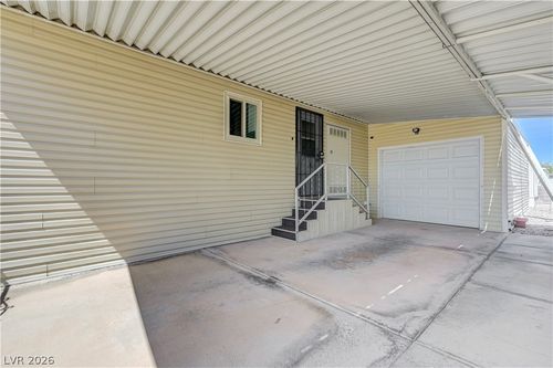 3652 Katmai Dr, Las Vegas, NV, 89122-4018 | Card Image