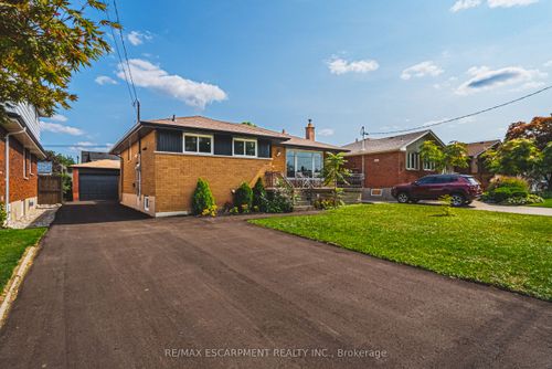131 Welbourn Dr, Hamilton, ON, L9A3N5 | Card Image