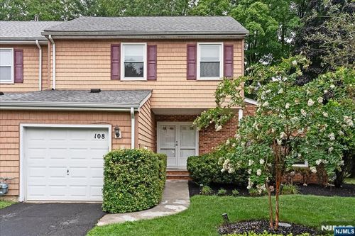 108 Saratoga Square, Wayne, NJ, 07470 | Card Image