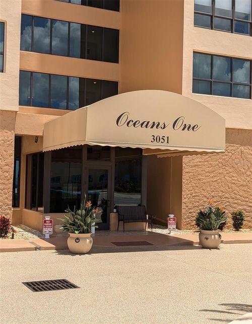 j010-3051 S Atlantic Ave, DAYTONA BEACH, FL, 32118-6152 | Card Image