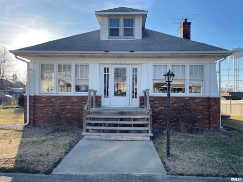 104 S 4th St, Irvington, IL, 62848-1009 | Card Image