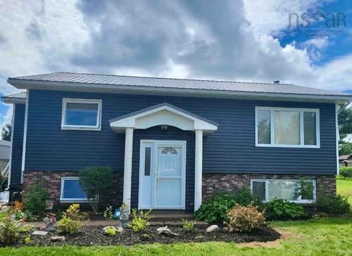 3 Fletcher Dr, Amherst, NS, B4H4M3 | Card Image