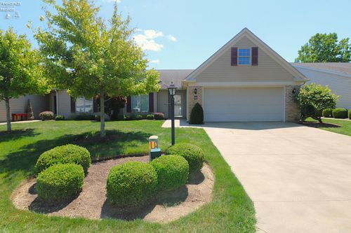 a-18 Falcon Crest Dr, Norwalk, OH, 44857-2826 | Card Image