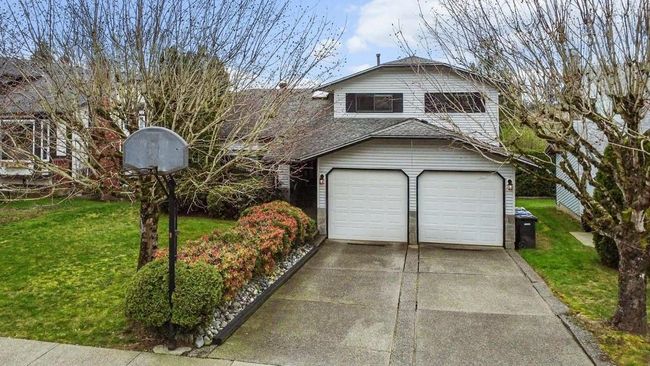 2867 Glenavon Court, House other with 3 bedrooms, 3 bathrooms and 6 parking in Abbotsford BC | Image 2