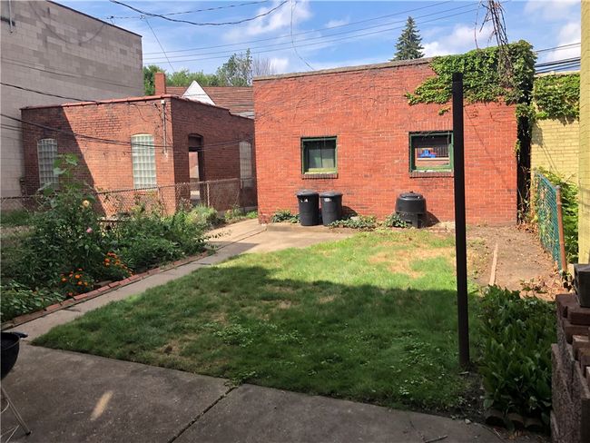 2 - 5127 Liberty Ave, Condo with 2 bedrooms, 1 bathrooms and 2 parking in Bloomfield PA | Image 22