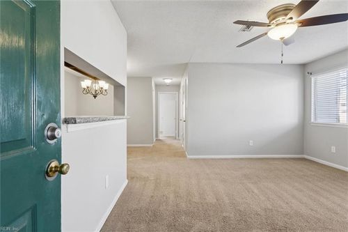 12619 Daybreak Cir, Newport News, VA, 23602-9501 | Card Image