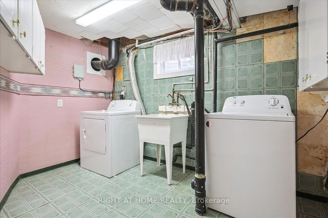 12 Eldon Crt, House other with 3 bedrooms, 2 bathrooms and 4 parking in Brampton ON | Image 30