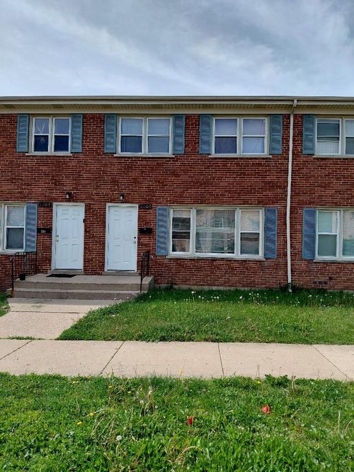 2203 Williamsburg Dr, Waukegan, IL, 60085-1636 | Card Image
