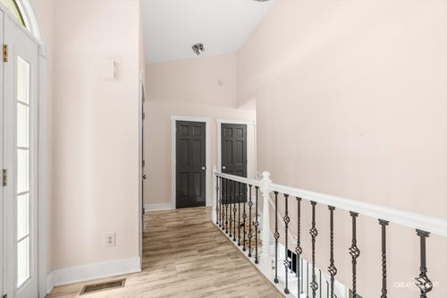 6 Glengarry Ln, Sugar Grove, IL, 60554-8211 | Card Image