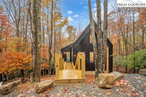 106 Jackpine Rd, Beech Mountain, NC, 28604-8110 | Card Image