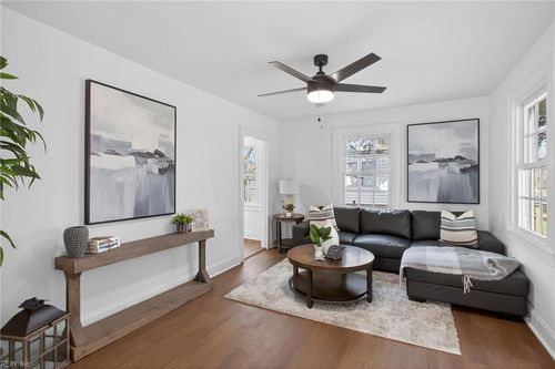 71 Aylwin Rd, Portsmouth, VA, 23702-2753 | Card Image