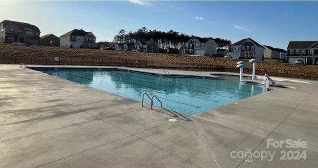 Outdoor Pool | Image 17