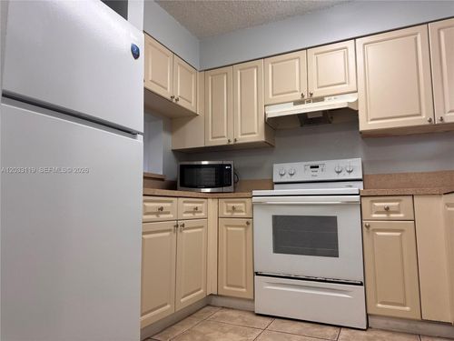 18403-14931 Sw 82nd Ln, Miami, FL, 33193-3117 | Card Image