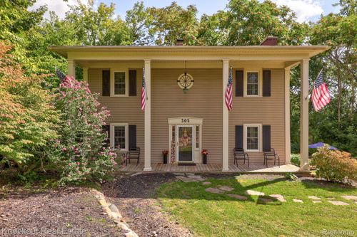 305 Prospect St, Vassar, MI, 48768-1613 | Card Image