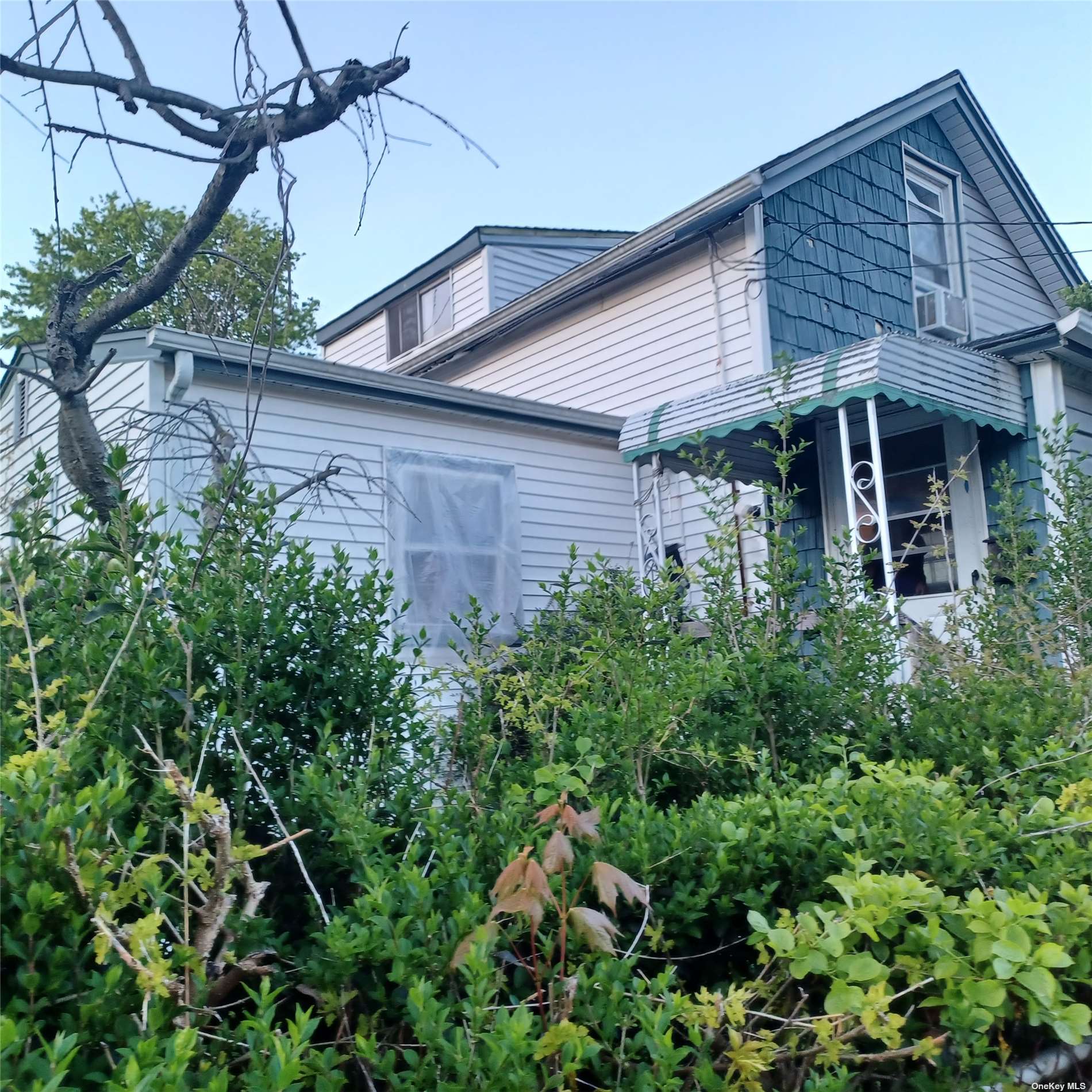 Hopatcong Ave, West Hempstead, NY 11552