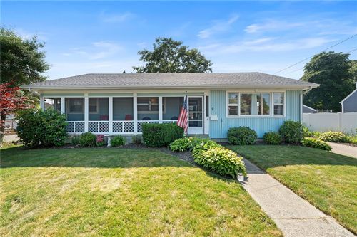 9 Woodlund Ave, Westerly, RI, 02891-2417 | Card Image