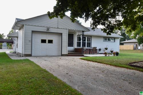 1015 5th Pl, Sibley, IA, 51249-1419 | Card Image