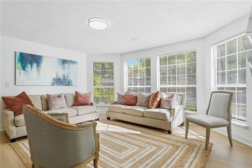 904 Wentworth Ct, Alpharetta, GA, 30022-6861 | Card Image