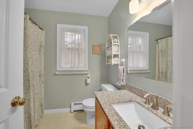 Hallway full bathroom, second floor. | Image 21