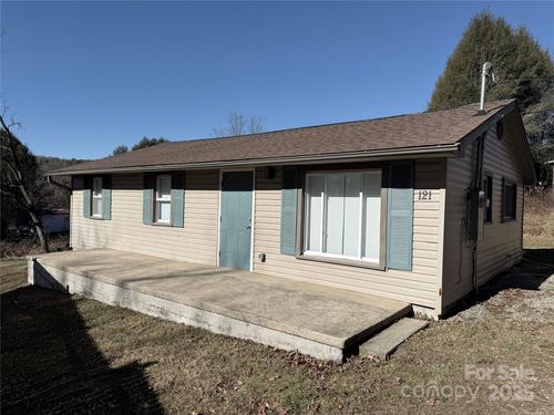 121 Tom Mckinney Rd, Brevard, NC, 28712-5763 | Card Image