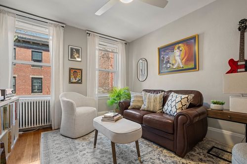 3-76 Phillips St, Boston, MA, 02114-3449 | Card Image