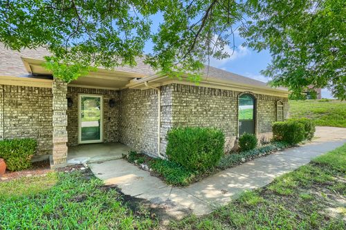 8821 Glen Hollow Dr, Fort Worth, TX, 76179-2911 | Card Image