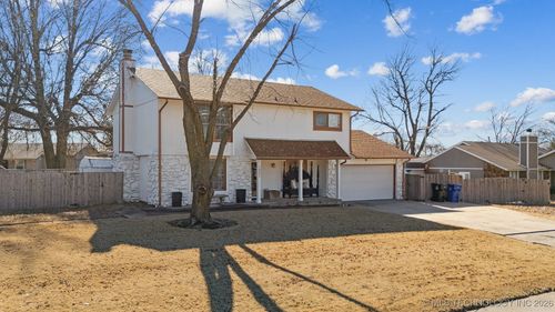 1001 Queens St, Broken Arrow, OK, 74012-1718 | Card Image