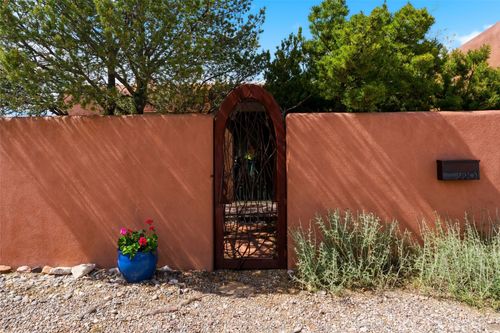 2201 Paseo De Los Chamisos, Santa Fe, NM, 87505 | Card Image