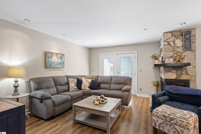 2 Graystone Way, Condo with 3 bedrooms, 3 bathrooms and null parking in Taylors SC | Image 6