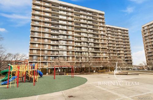 4l-15038 Union Turnpike, New York, NY, 11367 | Card Image