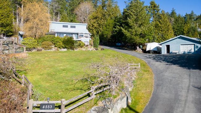 4553 Esquire Drive, House other with 3 bedrooms, 2 bathrooms and null parking in Madeira Park BC | Image 3