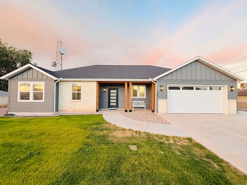 141 S 100 W, Blanding, UT, 84511-3724 | Card Image