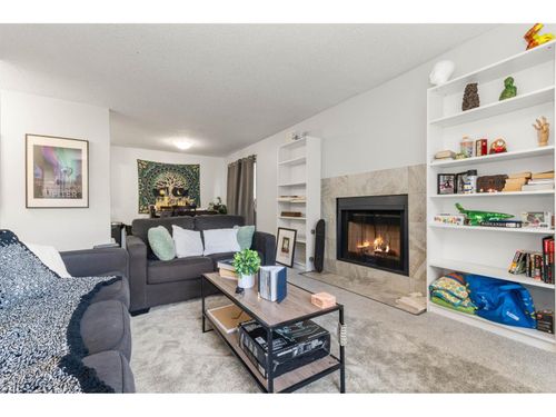 111-45598 Mcintosh Dr, Chilliwack, BC, V2P7J3 | Card Image