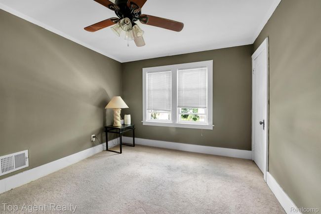 136 Alice Ave, House other with 4 bedrooms, 2 bathrooms and null parking in Bloomfield Township MI | Image 19