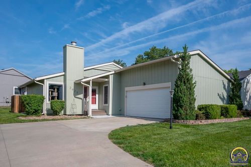 2925 Sw Arrowhead Rd, Topeka, KS, 66614-4106 | Card Image