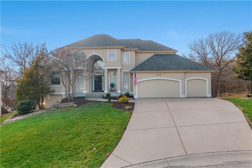 5436 Ne Northgate Circle, Lee's Summit, MO, 64064 | Card Image