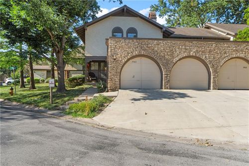 7501 W 102nd St, Overland Park, KS, 66212-2504 | Card Image