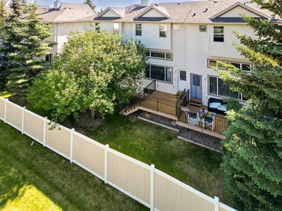 28 Country Hills Cove Nw, Home with 3 bedrooms, 1 bathrooms and 2 parking in Calgary AB | Image 3