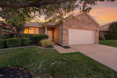 337 Turquoise Dr, Fort Worth, TX, 76131-3706 | Card Image