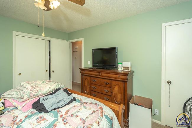 8833 Hickory Ln, House other with 3 bedrooms, 2 bathrooms and null parking in Ozawkie KS | Image 20