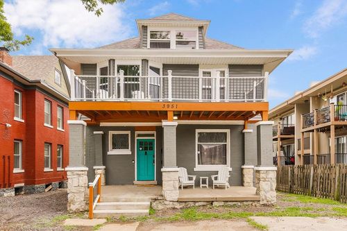 3951 Warwick Blvd, Kansas City, MO, 64111-4913 | Card Image