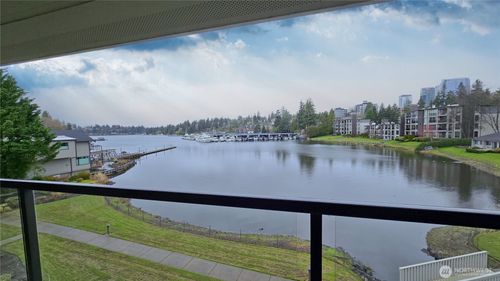 395 101st Ave Se, Bellevue, WA, 98004-6130 | Card Image