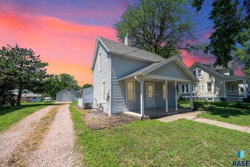 307 S Johnson St, Canton, SD, 57013-2145 | Card Image