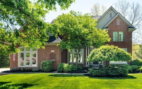1715 Skyline Dr, Rochester Hills, MI, 48306-3251 | Card Image