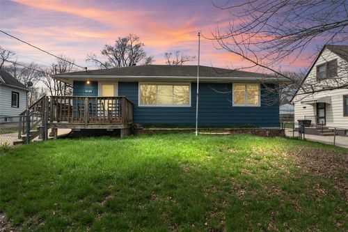 4128 E 27th St, Des Moines, IA, 50317-8820 | Card Image