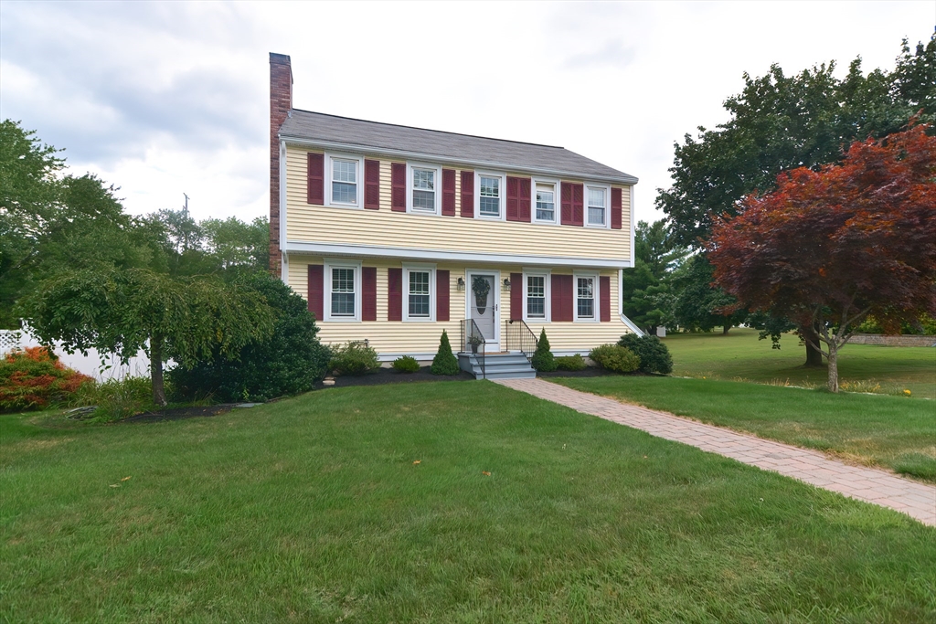 Ahlgren Cir, Marlborough, MA 01752