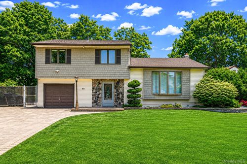 34 Campo Avenue, Brookhaven, NY, 11784 | Card Image