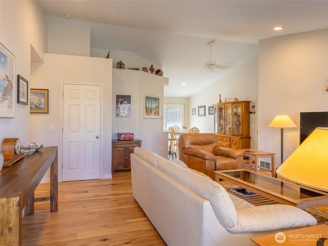 501 W Summer Breeze Ln, House other with 3 bedrooms, 2 bathrooms and 2 parking in Sequim WA | Image 4